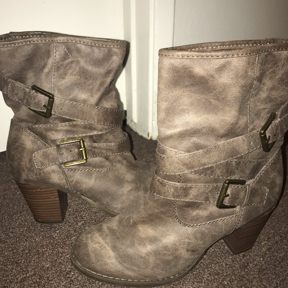 Bootie - block heel size 9